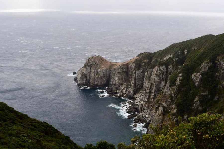 大瀬埼灯台　曇天でしたがこの景色はサイコーです。