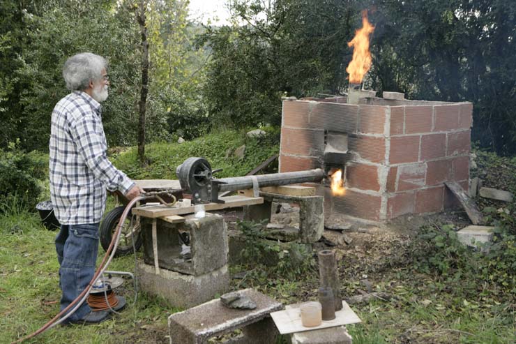 2 - Four et chalumeau fabriqués spécialement pour la cuisson des sculptures 