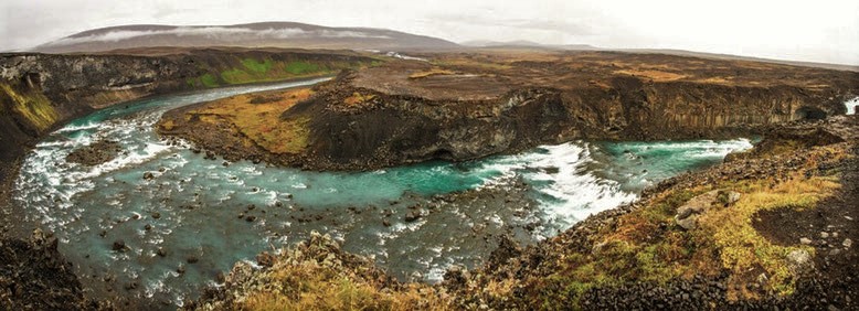 am Aldeyjarfoss