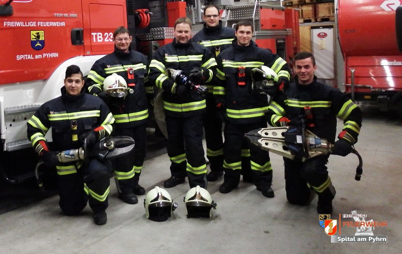 Neue Einsatzbekleidung Fur Die Feuerwehr Spital Am Pyhrn Ff Spital Am Pyhrn