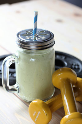 Chlorophyll bezaubert Eiweiß – Grüner Power-Shake mit Banane & Frischkäse