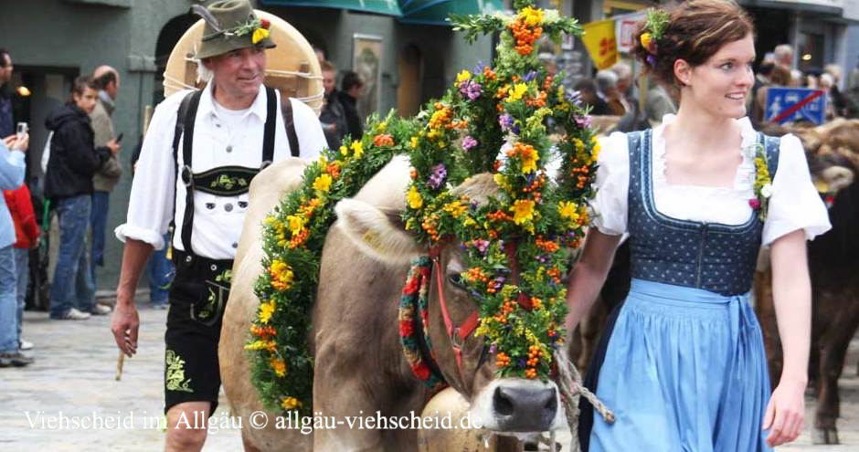 Funkenfeuer, Funkenfeuer Allgäu, Programm, Funkensonntag Oberallgäu, 01.03.2020, Winteraustreiben, Feuerbrauchtum, Bergfeuer, Winterbergfeuer, Musikkapelle, Musikverein, Funkenküchle, Funkenküachle, Funkaküachle