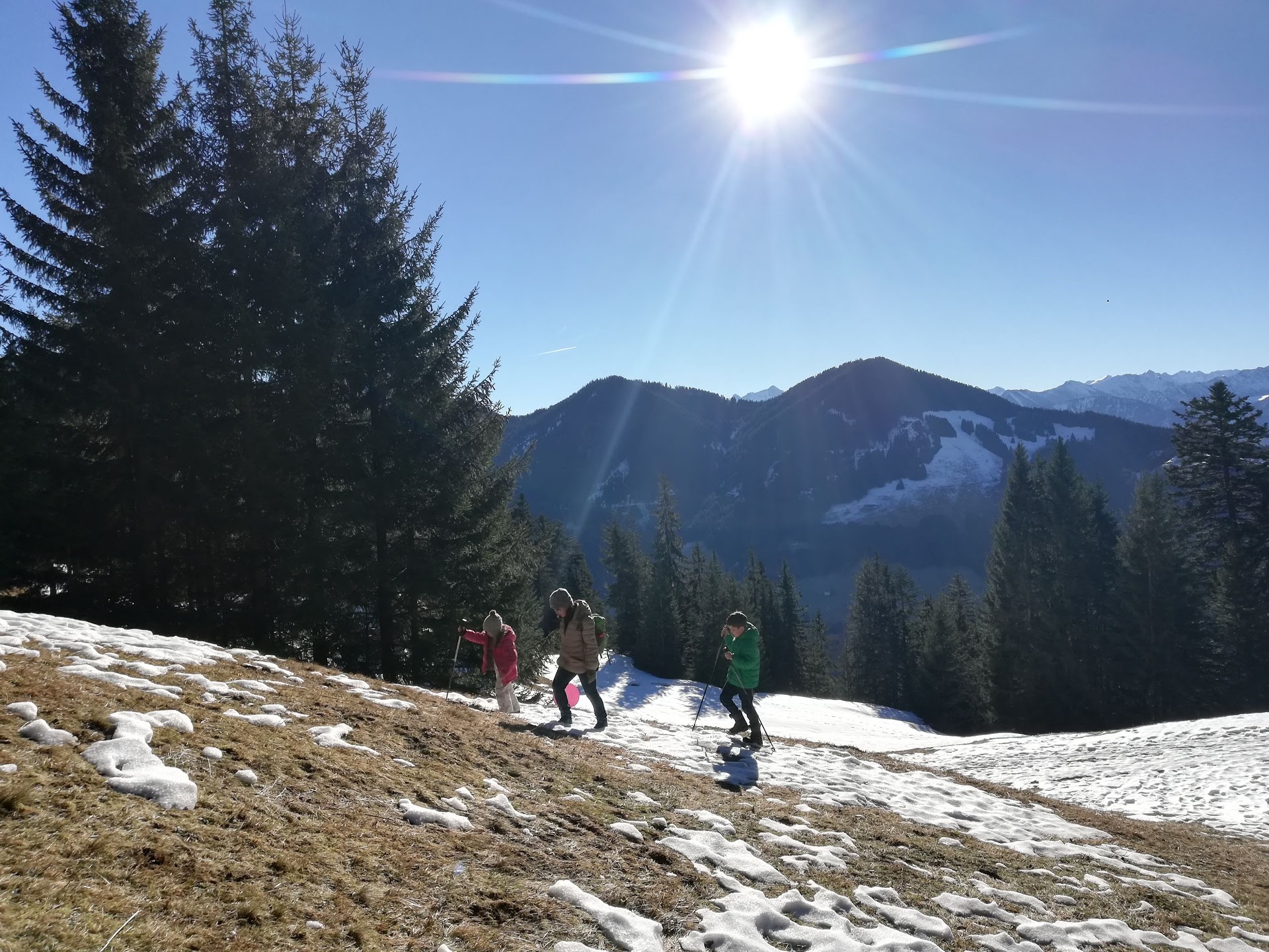 Die schönsten Winterwanderwege in Vorarlberg | Wandertipps, Gehzeiten & Weglänge