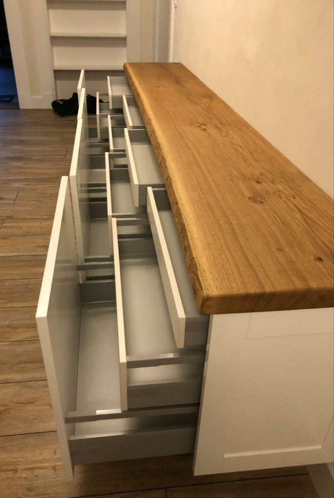 In allen Schubläden ist push- to-open eingebaut.