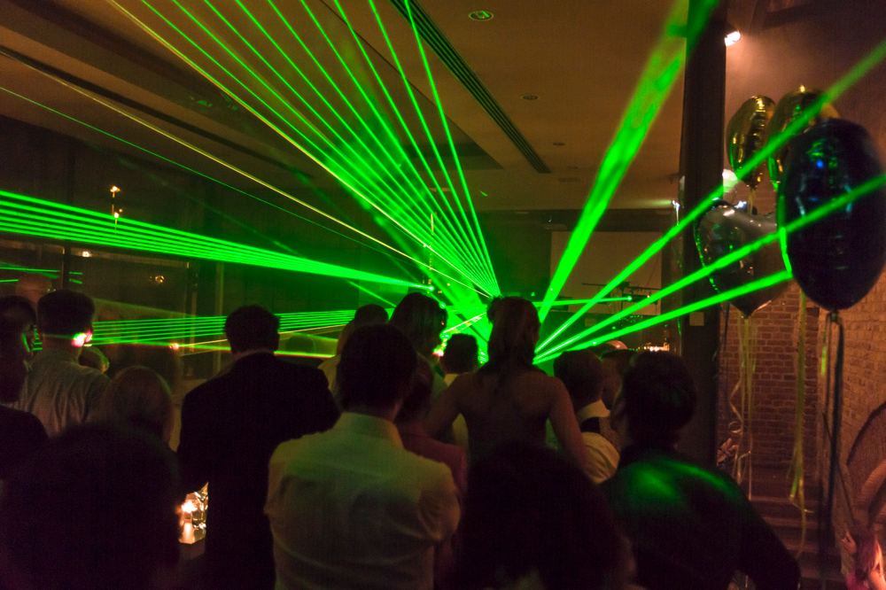 Lasershow zur Hochzeit Wecker im Balloni Köln