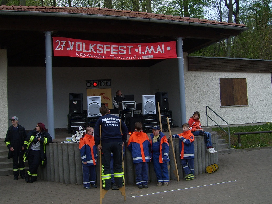 Volksfest zum 1. Mai und auch Wir waren dabei! Wenn die Jugendwarte hoch steigen gibt's schönes Wetter, was uns den ganzen Nachmittag holt war!