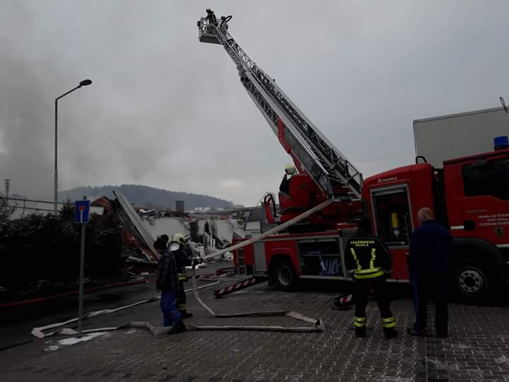 Die Drehleitern der Feuerwehren Seebach und Ruhla waren im Einsatz.