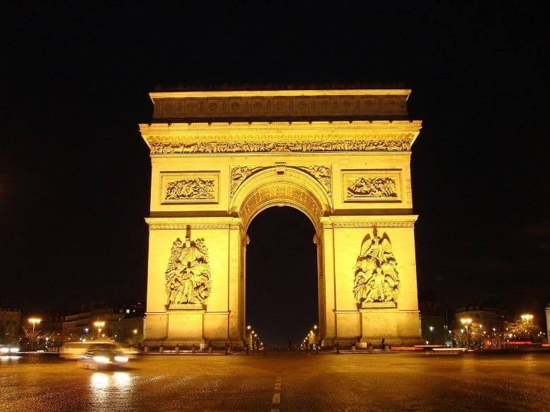 Triumphbogen Paris bei Nacht