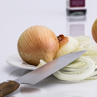 gehackte Zwiebel für Gazpacho andaluz