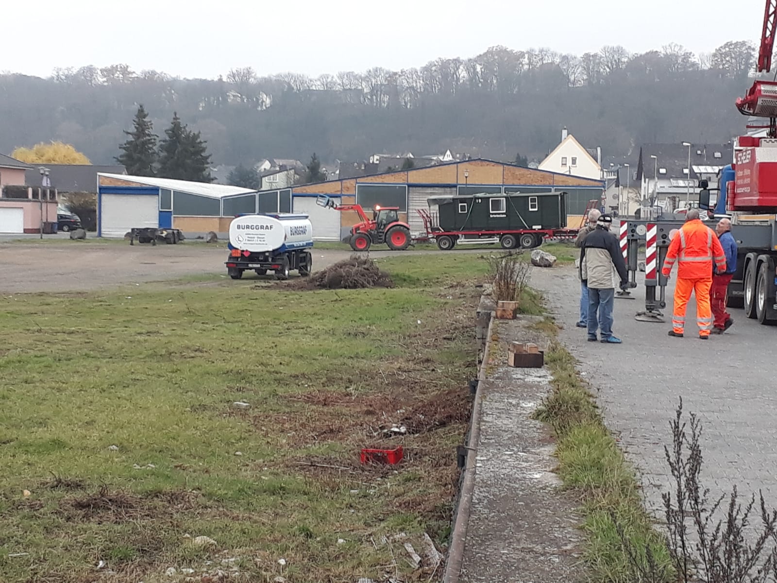 drehte eine Schleife da der Wagen gleich richtig herum abgeladen werden sollte