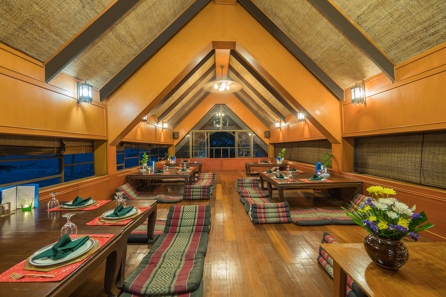 RESTAURANTS - Bienvenue au Coral Hotel - Bangsaphan