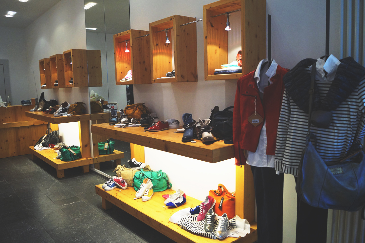 Wo kaufen? L'IDEA Schuhe Bern & Rapperswil