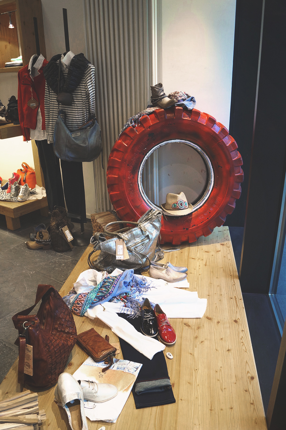 Wo kaufen? L'IDEA Schuhe Bern & Rapperswil