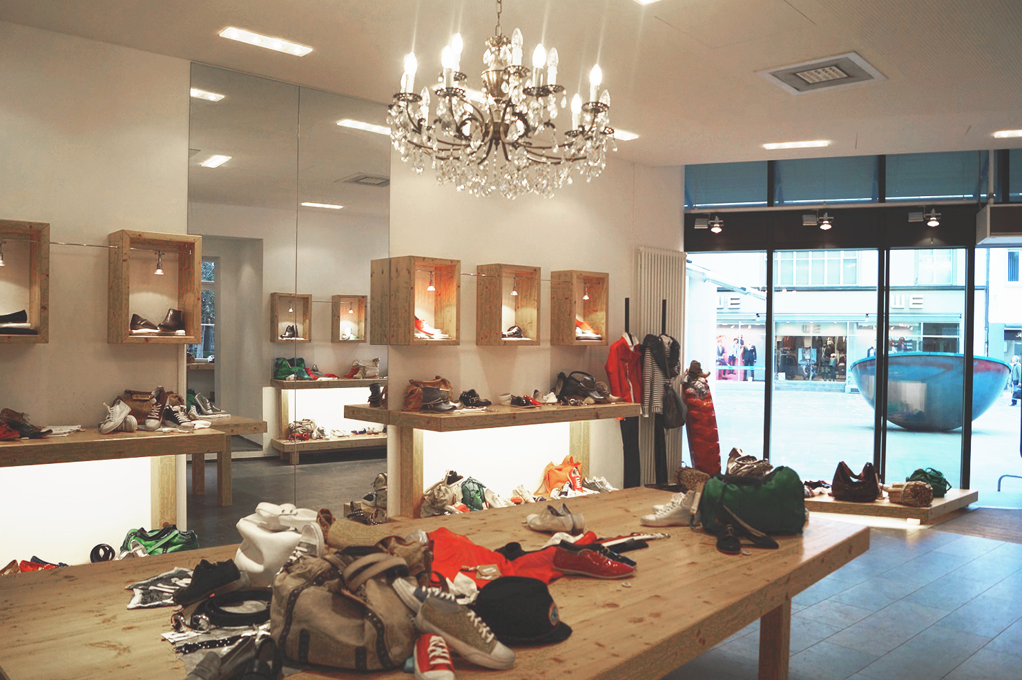 Wo kaufen? L'IDEA Schuhe Bern & Rapperswil