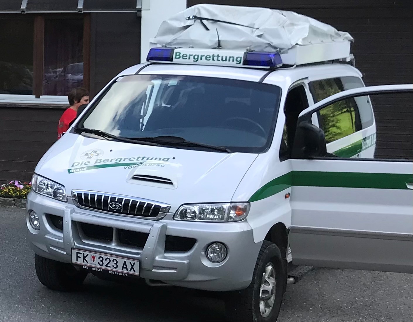 2002 - Hyundai Starex, Erster geländegängiger Mannschaftstransporter mit 7 Sitzen