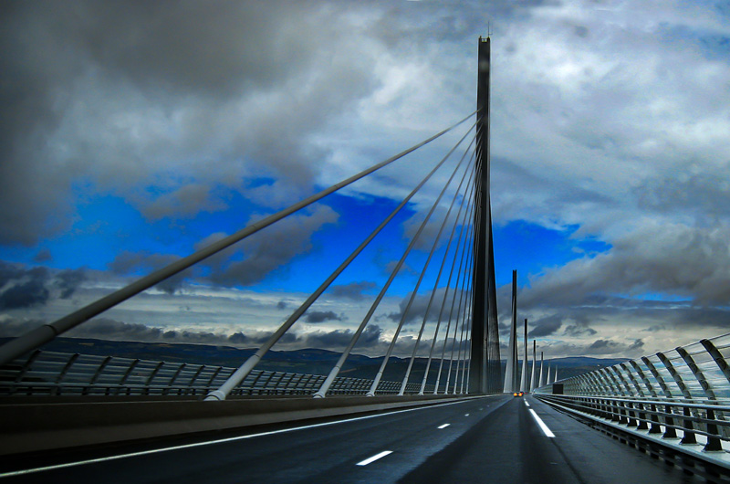 <span style="color:#666666!important;"> Millau  -  ©  -  2010 </span>