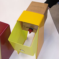 “Fly Bib“ présentoir à Bag in Box (Modèle déposé®)