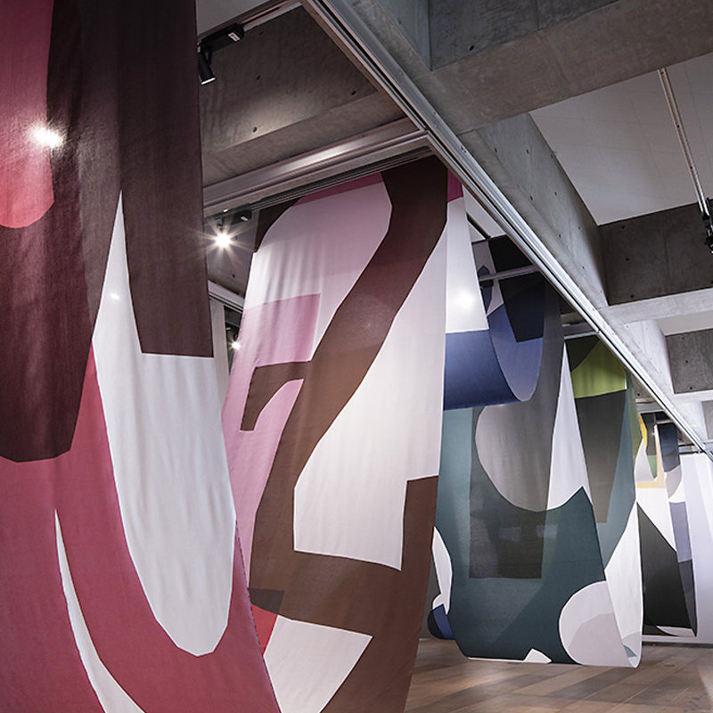 鈴木マサル「テキスタイルの表と裏」in 京都「もしテキスタイルに裏表がなくなれば、使い方もマインドも自由になり開放される」［会場写真追加］