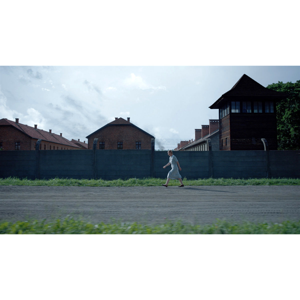 壁ひとつ隔てた向こうはアウシュビッツ…あなたは無関心でいられるか？『関心領域』Blu-rayリリース