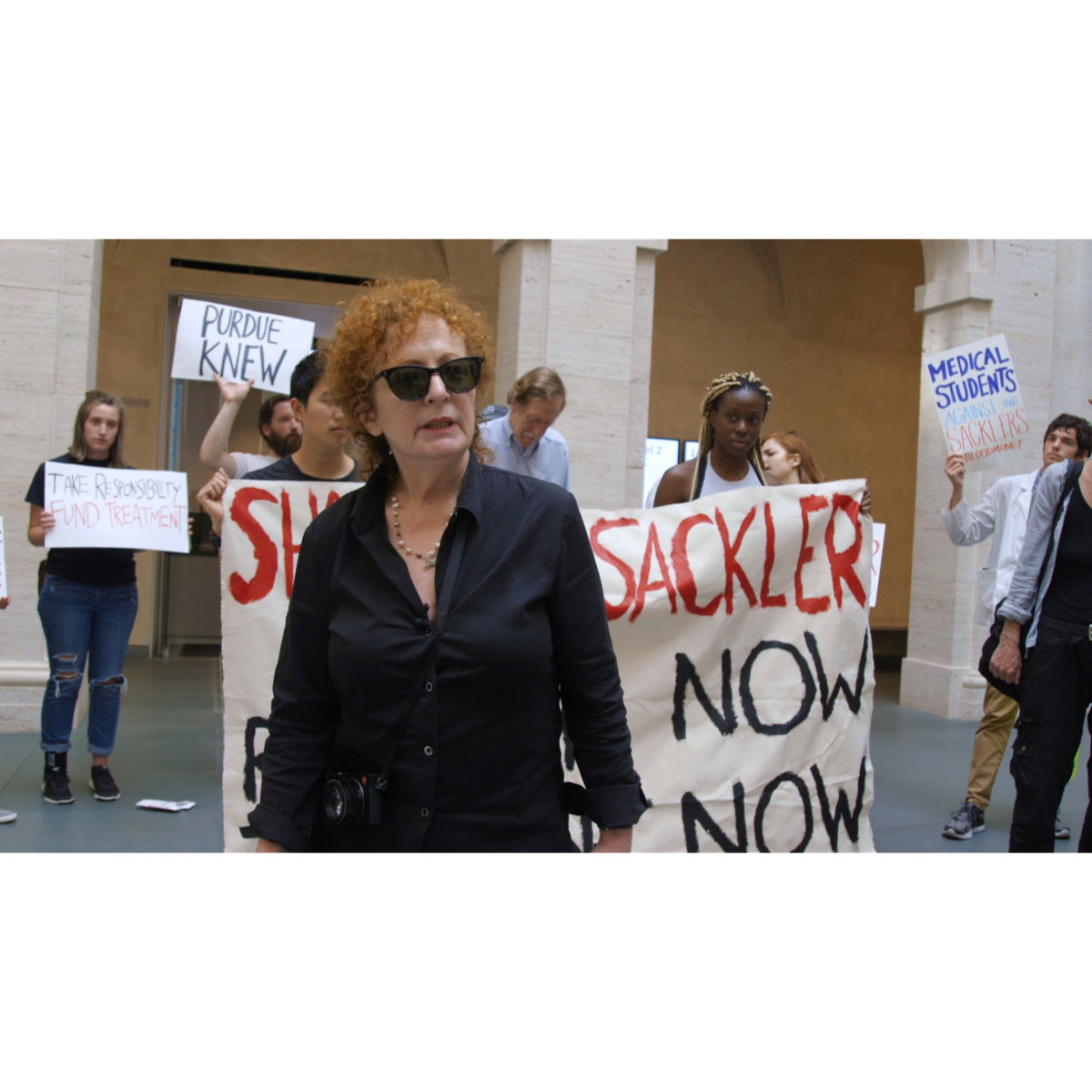 写真家ナン・ゴールディンが権力に挑むドキュメンタリー『美と殺戮のすべて』Blu-rayで発売