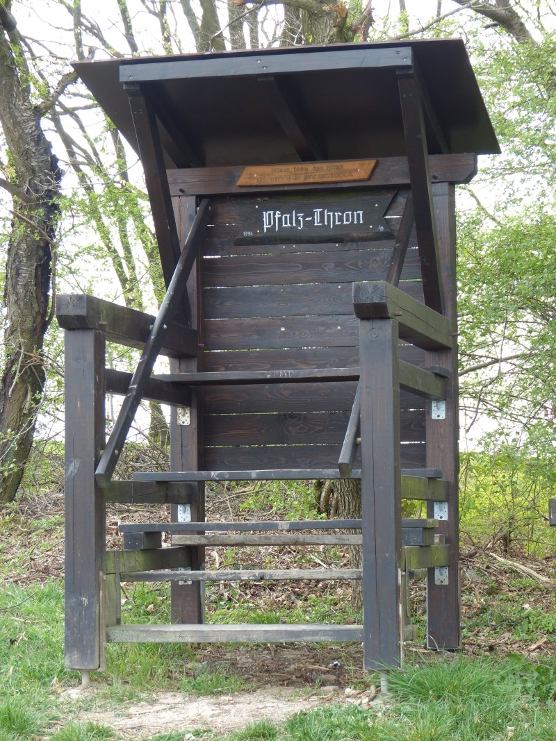 Der Pfalzthron am 5-Länder-Eck