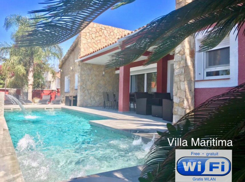 Villa with heated private pool in Empuriabrava - ©Copyright 2014 Solempuria