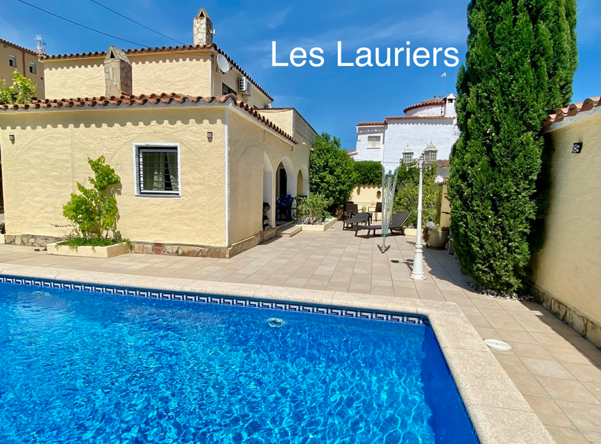 "Villa Les Lauriers" for 8 persons in Francoli/Empuriabrava