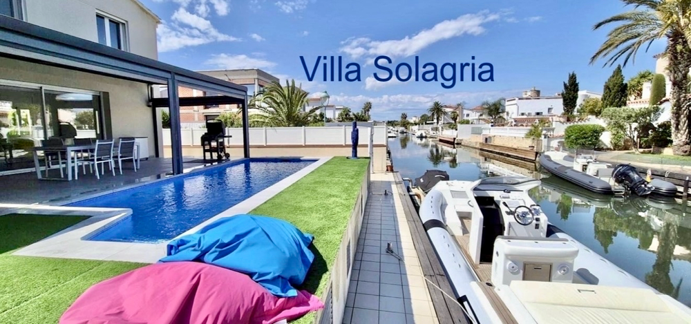 „Villa SOLAGRIA" mit Bootsanleger, für 8-9 Personen in Norfeu/Empuriabrava