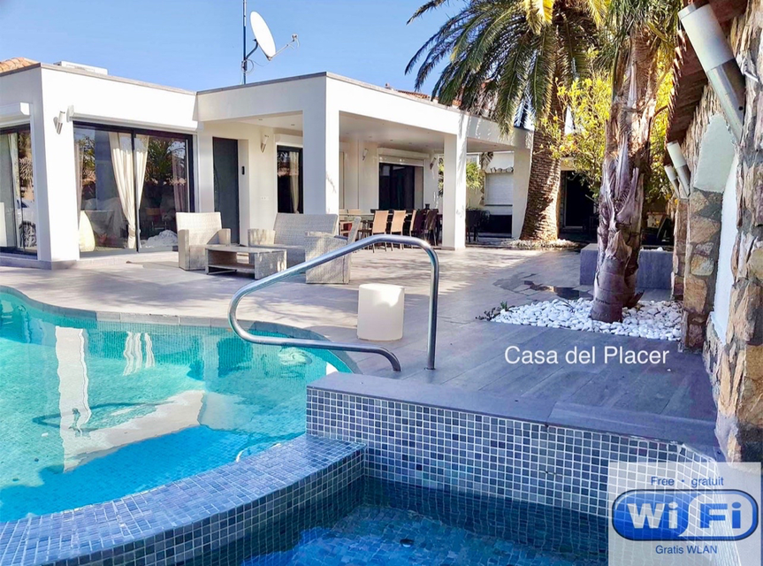 "Casa Placer" (vorher: "Villa Residencia") Private Ferienhausanlage für 14-16 Pers., in Carmenço/Empuriabrava