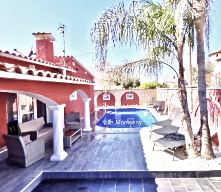 Villa with heated pool in Montseny / Ampuriabrava - ©Copyright 2013 Solempuria