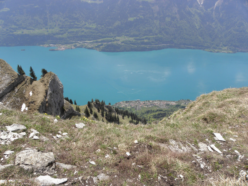 Tief unten ist der Brienzersee