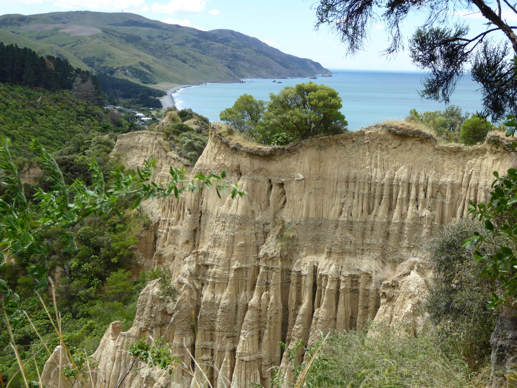 Cathedral Cliffs Gore Bay