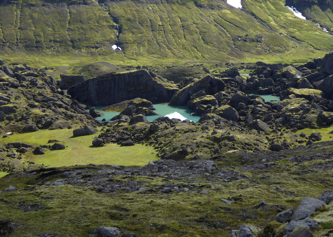 Stórurð weit unten