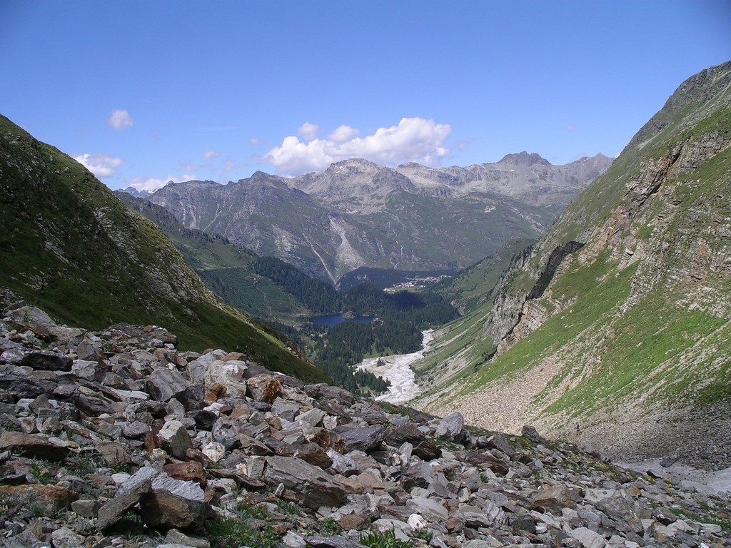 Blick ins Val Muretto mit dem Cavlocsee