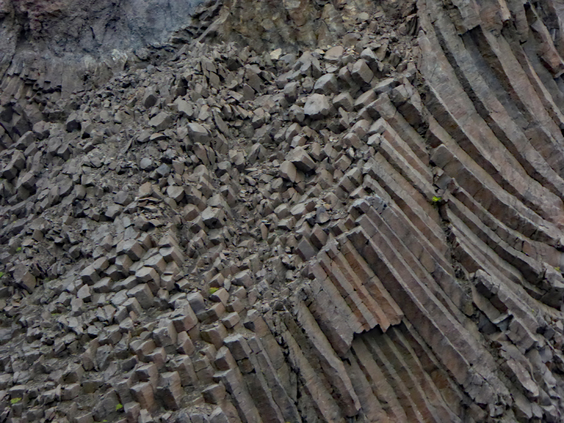 Basaltsäulen am Hengifoss