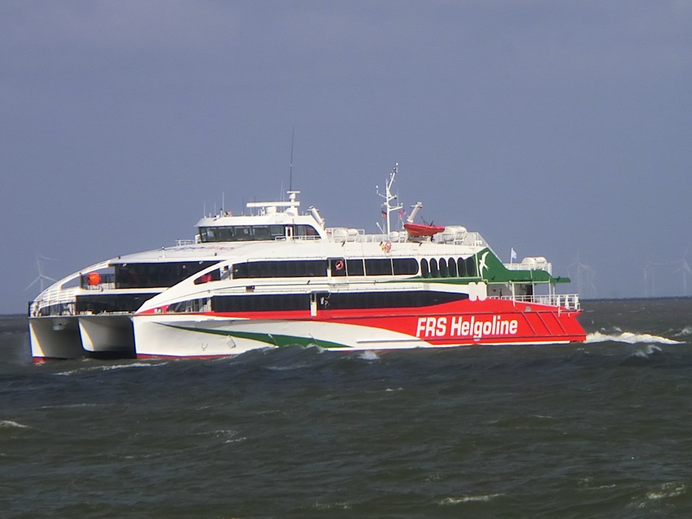 Katamaran "Halunder Jet" 