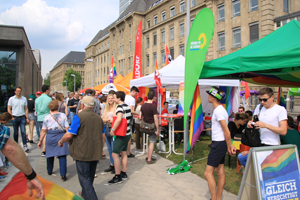 Bild: Parteien beim CSD Düsseldorf