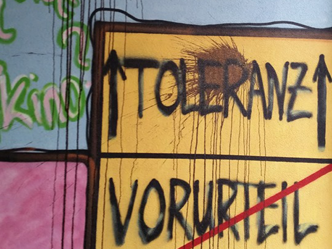 Bild: Schmierereien an der Fassade in Chemnitz
