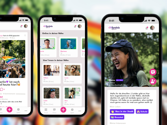 Drei Smartphones zeigen die Lambda-App: Links ein Post mit Pride-Foto, Mitte Nutzerprofile in der Nähe, rechts Chat mit einer lächelnden Person und Interessens-Tags.
