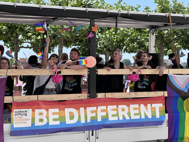 Wagen der Outback-Stiftung: Be Different