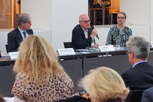 Bild: Pressekonferenz mit Hans-Georg Lohe, Beat Wismer und Claudia Blümle