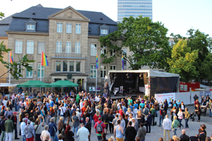 Bild: Straßenfest und Bühne beim CSD Düsseldorf