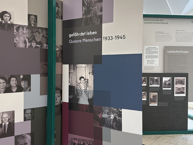 Schautafeln mit Fotos und Texten: gefährdet leben - Queere Menschen 1933 bis 1945