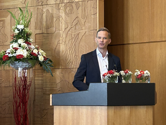 Prof. Dr. Hendrik Streeck