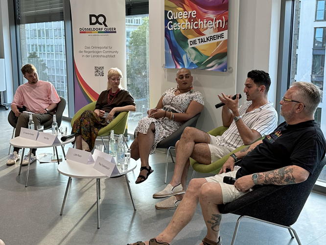 Podiumsteilnehmende von links nach rechts: Sascha Förster, Xeni Slay, Lilith Raza, Aschah und Paul Gollenbusch