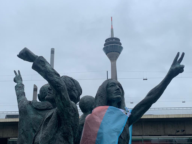 Bild: LSBTIQ+ Erinnerungsort Düsseldorf am Trans* Day of Remembrance 2021