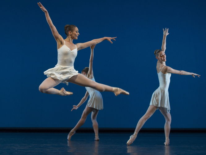 Bild: George Balanchine: Square Dance © The George Balanchine Trust