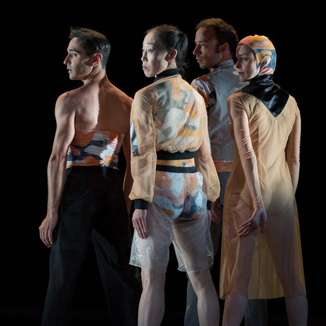 Bild: Helen Clare Kinney - UNQUALIFIED, Foto © Gert Weigelt