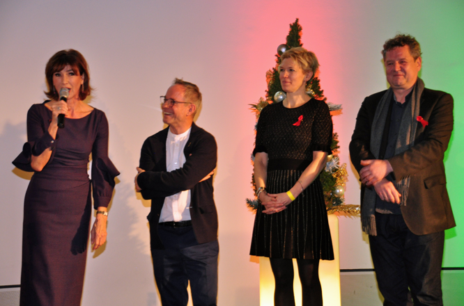 Dr. Dorothee Achenbach, Gérard A. Goodrow, Isabelle von Rundstedt, Dr. Gregor Jansen hatten die Kunstwerke zusammengestellt und freuten sich über den Spendenerlös. // Foto: Hermann Bliesener