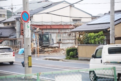 美容室　舞鶴　西舞鶴　解体　ショベルカー